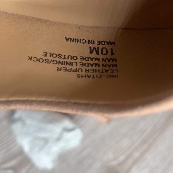 🛍️4/$20 INC Suede Pumps - Picture 5 of 5